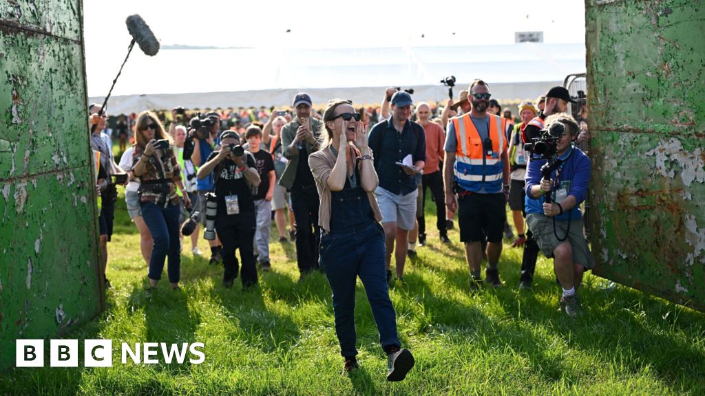 Keuntungan dari Festival Glastonbury berlipat ganda menjadi £5,9 juta