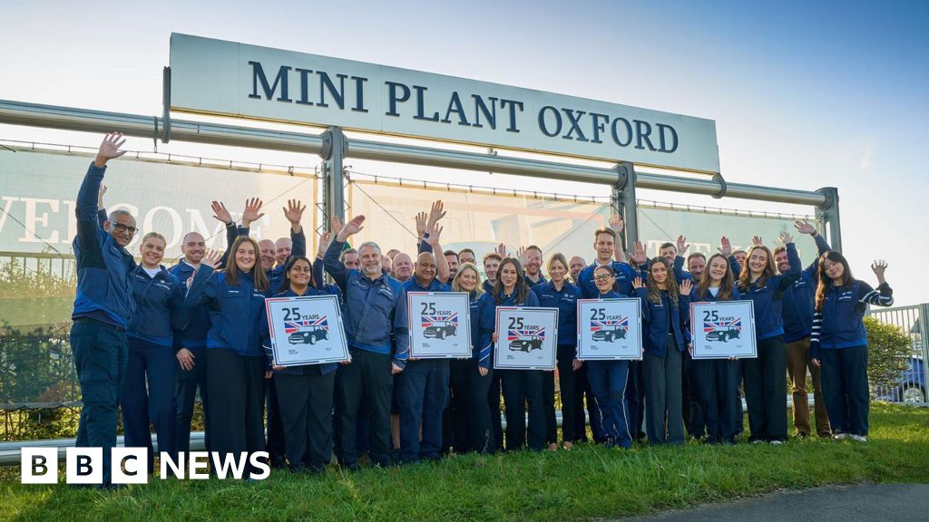 BMW celebrate 25 years of Oxford Mini production