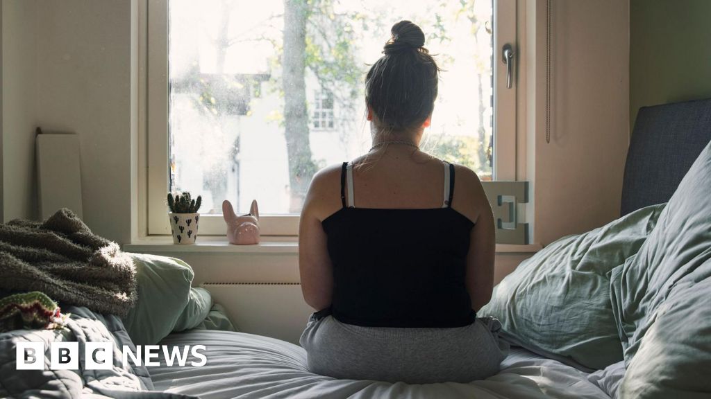 Vulnerable girls 'sent to unregulated care homes'