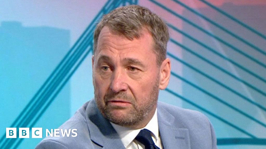 Three Oldham Councillors Join Reform UK in Major Defection
