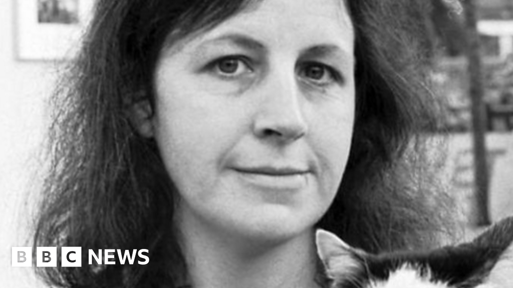 Museum curator behind Connolly's Banana Boots dies