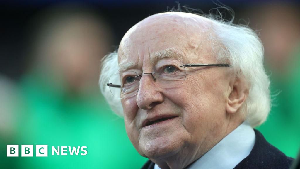 Ирландският президент Майкъл Д. Хигинс е откаран в болница