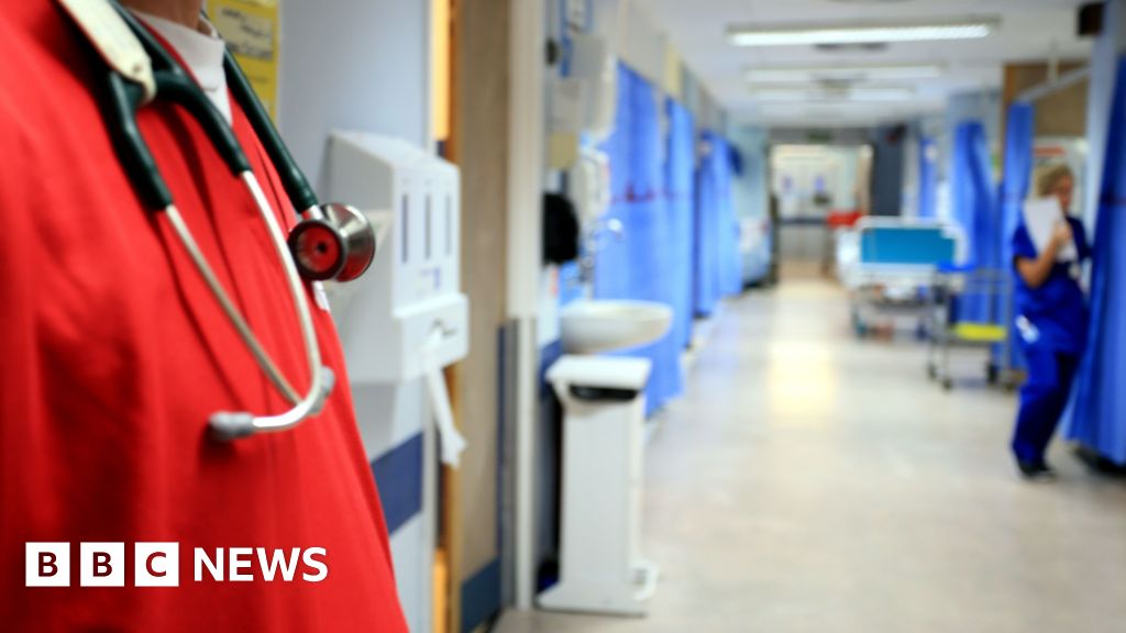 NHS Wales Waiting List Decreases but Remains Above 800,000