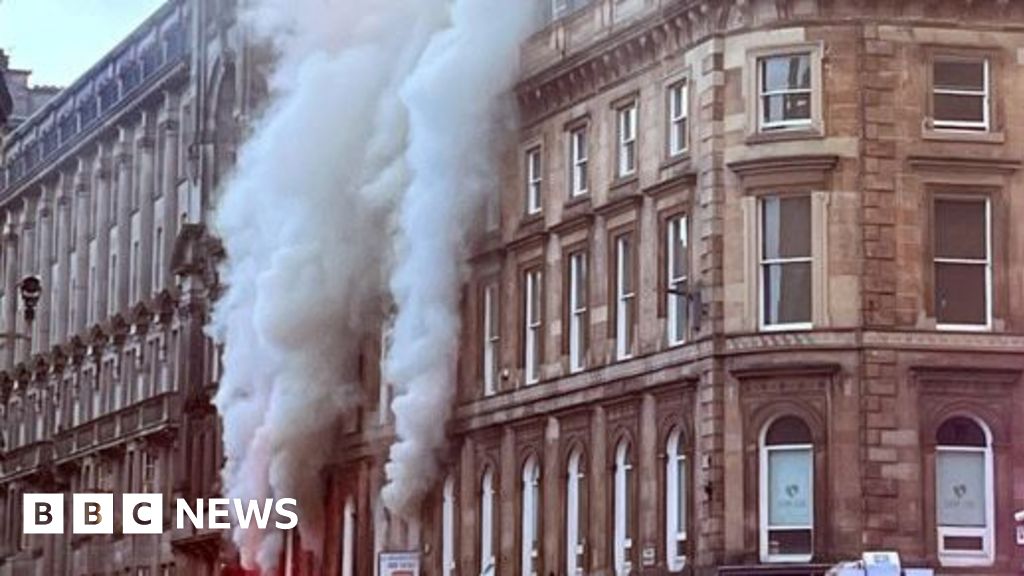 Vape shop fire causes major disruption at Glasgow Central Station