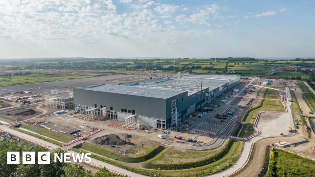 Agratas 'parts ways' with builders of UK's biggest EV battery plant
