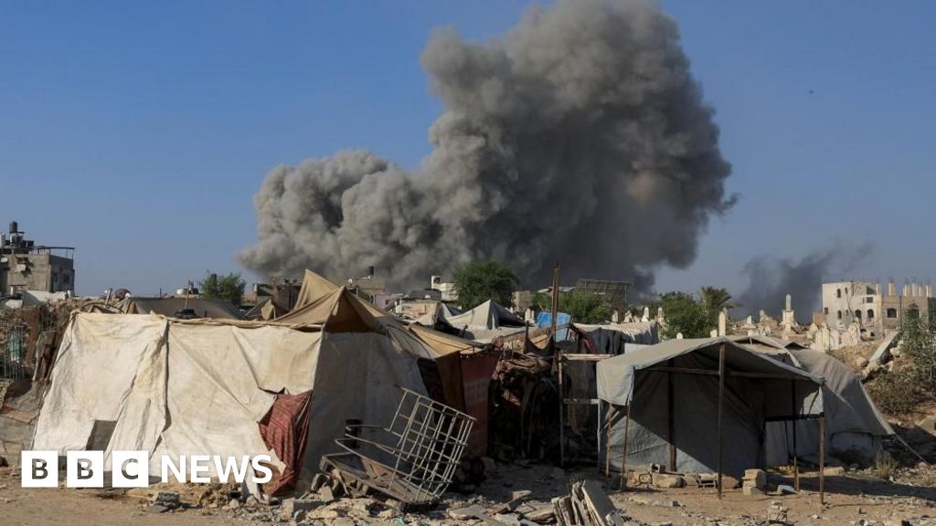 Intensified Israeli Strikes on Gaza City: Preparations for Ground Offensive Raise Concerns