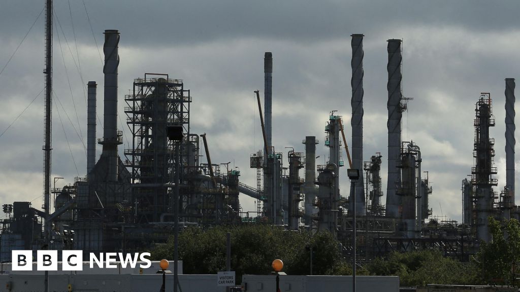 Calls for inquiry as 420 refinery jobs at risk