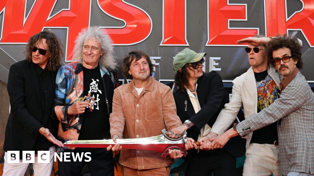 Watch: Lowestoft’s The Darkness on Masters of the Universe theme