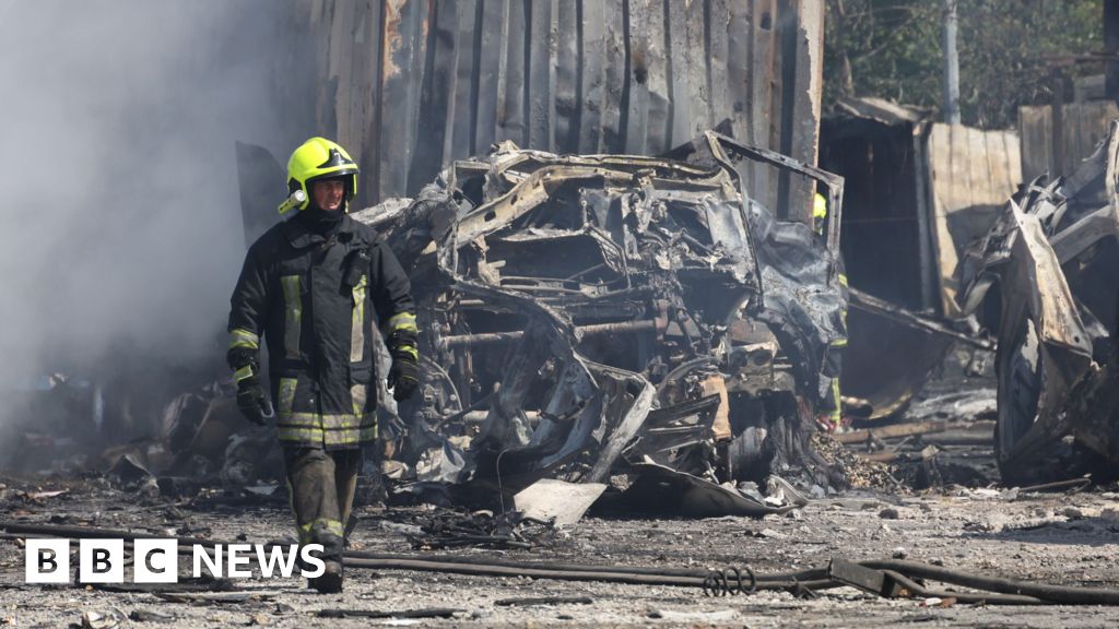 Massive Russian strikes hit Ukraine for second day