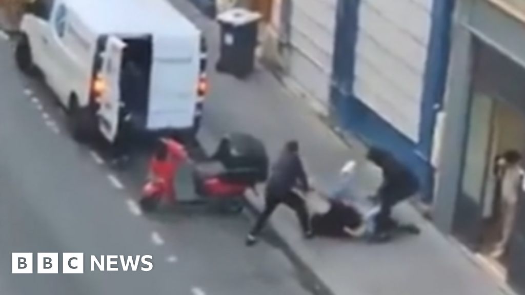 Cryptocurrency boss's daughter escapes kidnap gang in Paris street