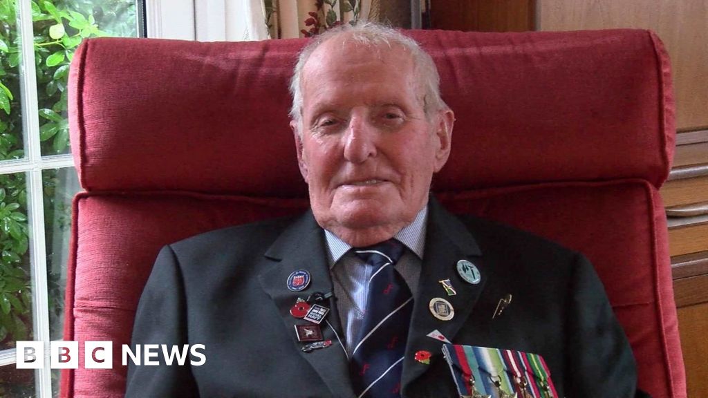 Hampshire D-day Veteran Prepares To Go To France To Remember Friends