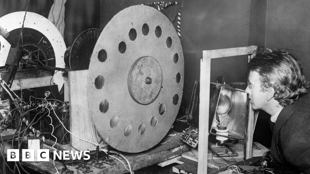 University rebuilds John Logie Baird's first TV set