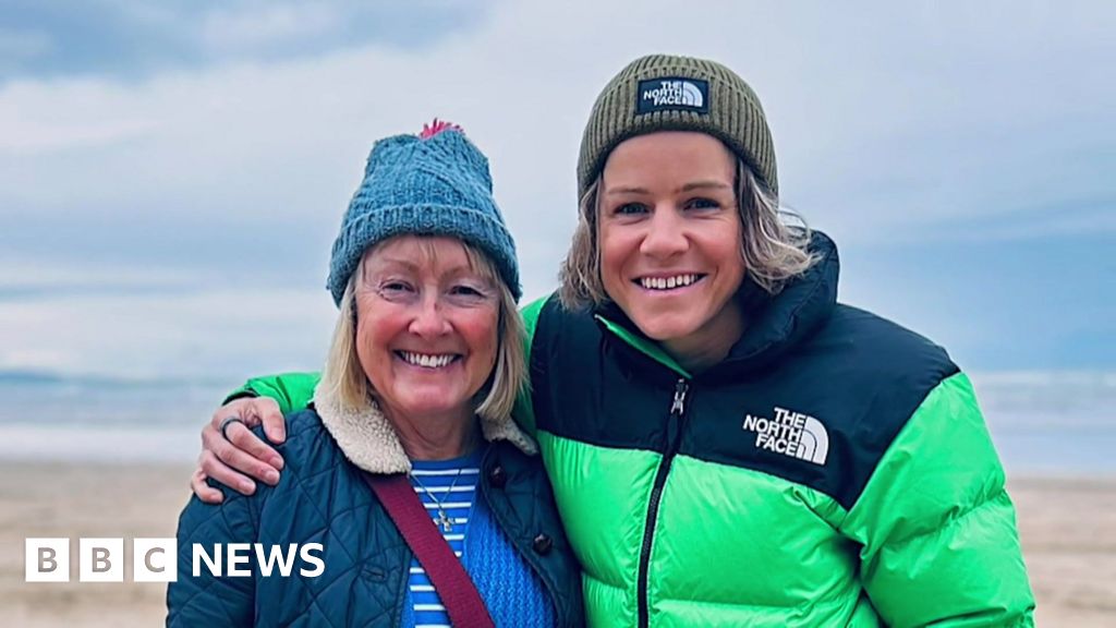 Woman chases record for 400-mile lap of Cornwall in honour of mother with Alzheimer's