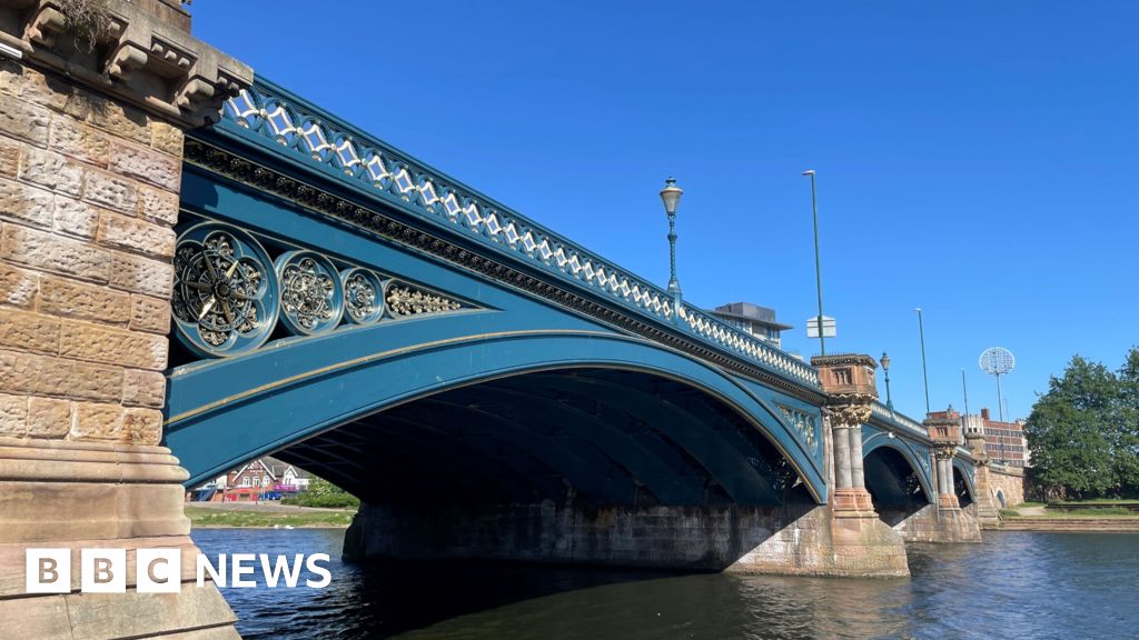 With Forest in Europe, should bridge's anti-terror barriers be removed?