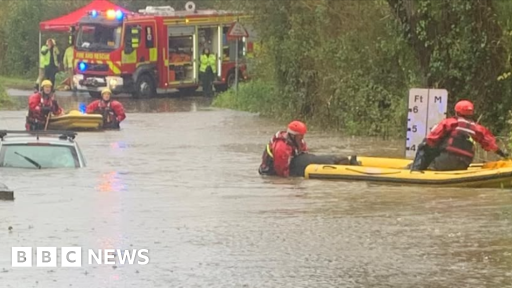 Don't cross flooded roads pleads Hampshire and IOW fire service