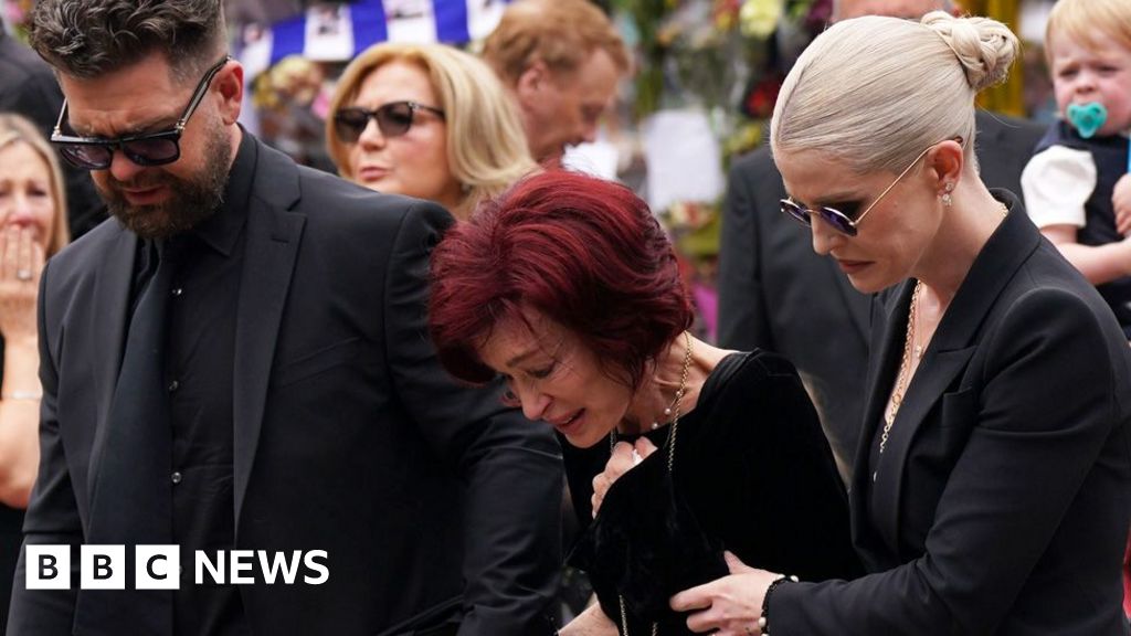 Family and fans give Ozzy Osbourne emotional send-off
