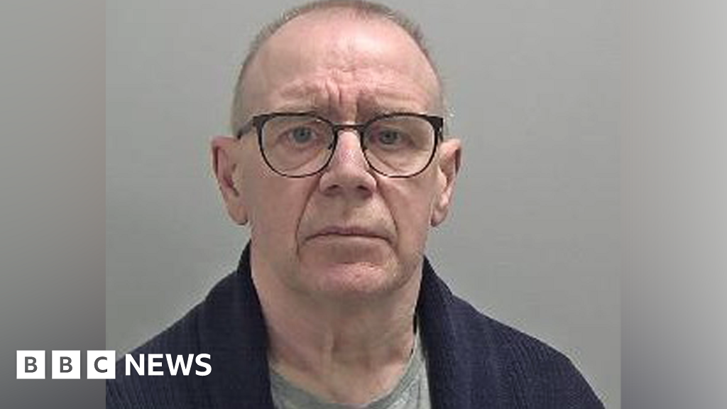 Rugby man downloaded almost 1,000 indecent child images