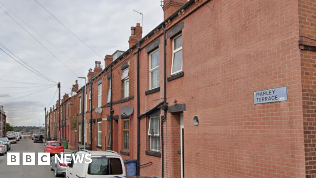 bbc.co.uk - Woman found in Leeds on Christmas Day dies in hospital - BBC News