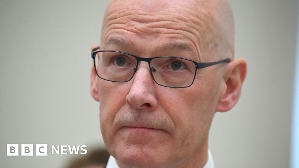 Swinney condemns Sunak's early return from D-Day events
