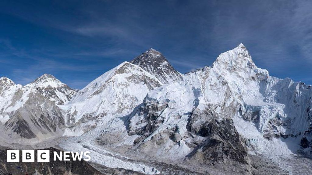 Mount Everest: A river may be making world's highest peak taller