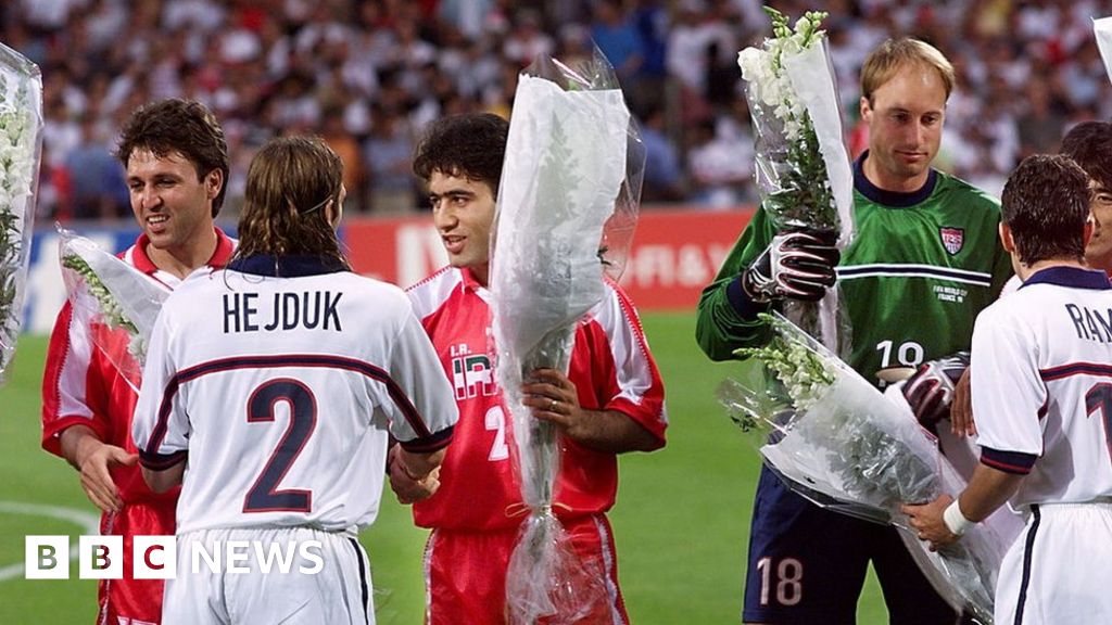 World Cup Iran-US: Why Iran gave the US players flowers in 1998