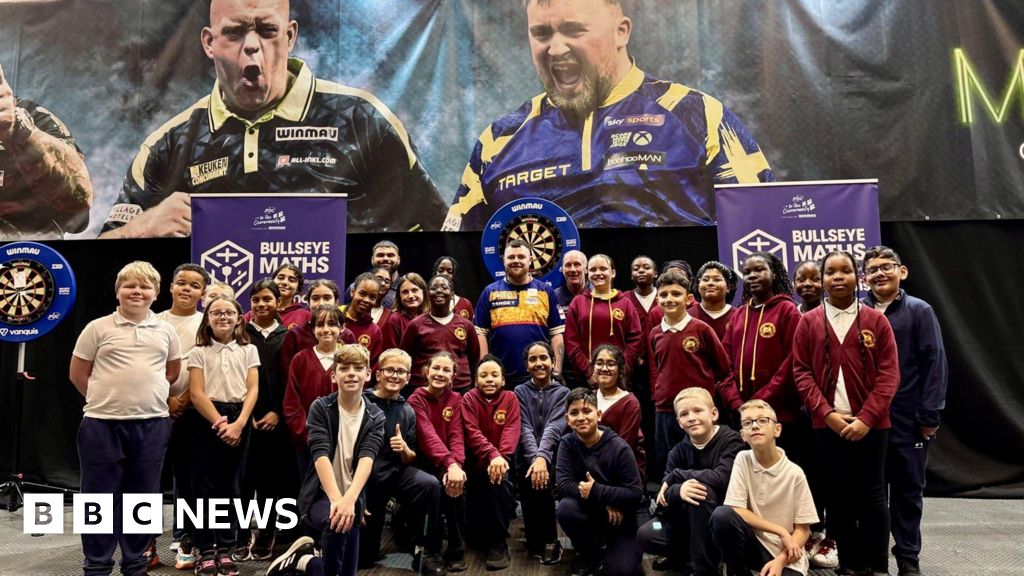 Darts Pros Boost Wolverhampton Pupils’ Maths Skills | Grand Slam of Darts Darts Pros Boost Wolverhampton Pupils’ Maths Skills | Grand Slam of Darts