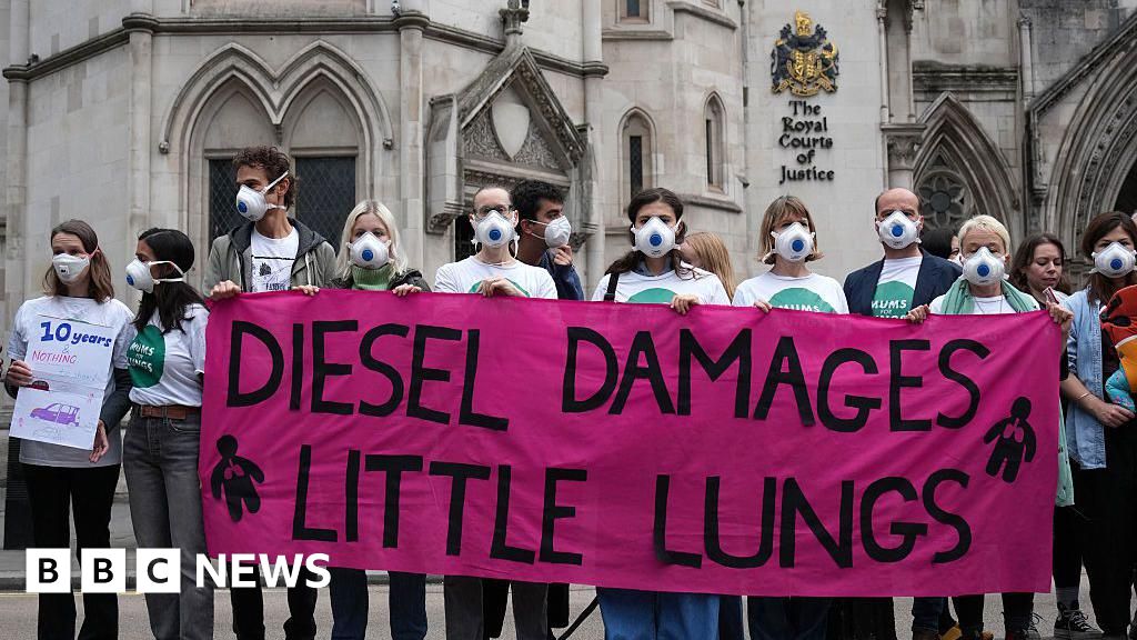 Carmakers go on trial over emissions cheat claims 