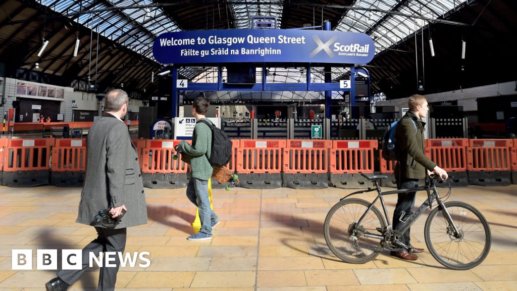 Tunnel shuts for Glasgow Queen Street station upgrade BBC News