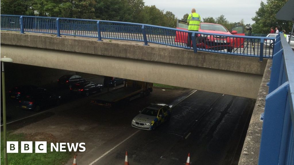 Basingstoke Crash Victim Falls From Bridge Onto Ring Road - BBC News