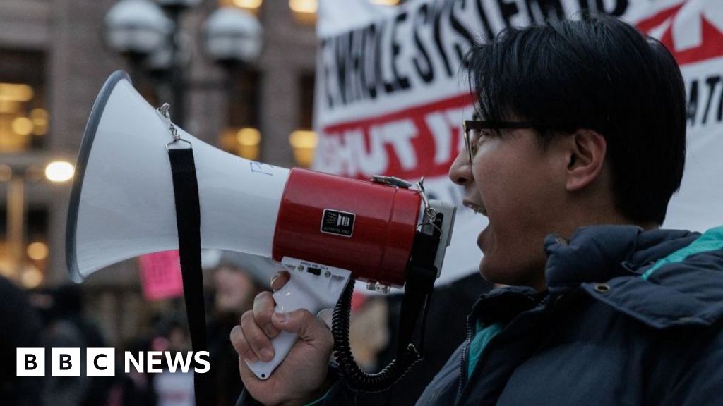 Trump tests boundaries of his power as Minnesota pushes back 