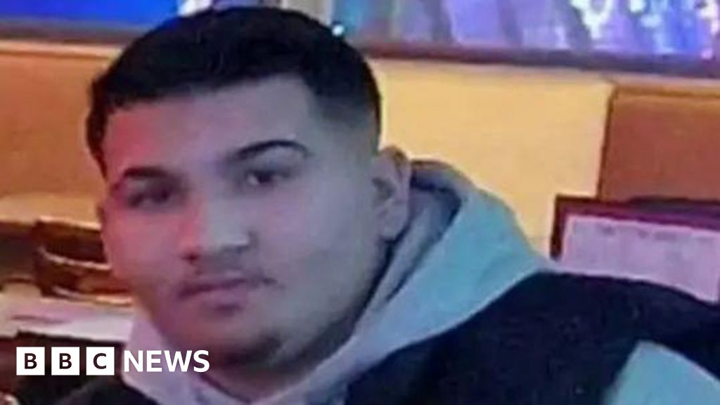 Ethan Hallows charged with Kevin Pokuta's murder, faces multiple offences in Sheffield