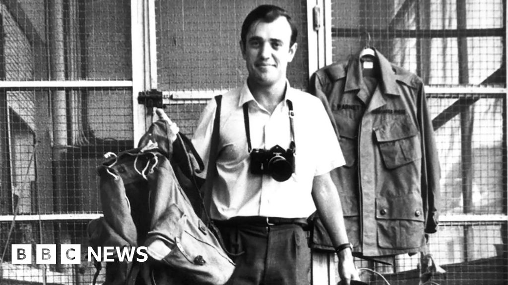 Носителят на награда Пулицър журналист и военен кореспондент Питър Арнет