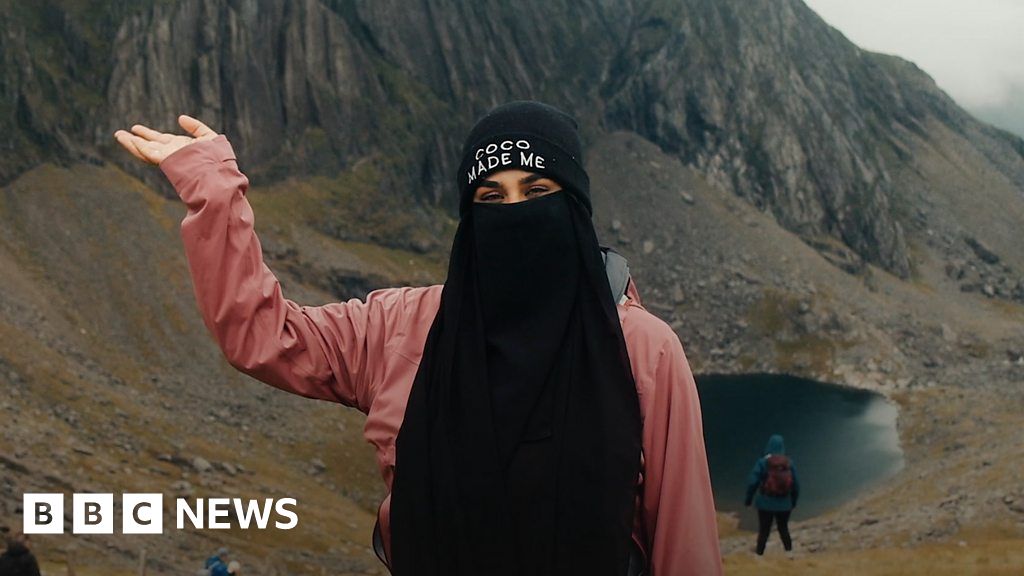 Muslim Hikers: 'What are 'proper walkers?''