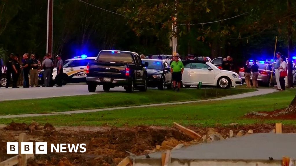 South Carolina Seven Officers Shot Suspect In Custody Bbc News 