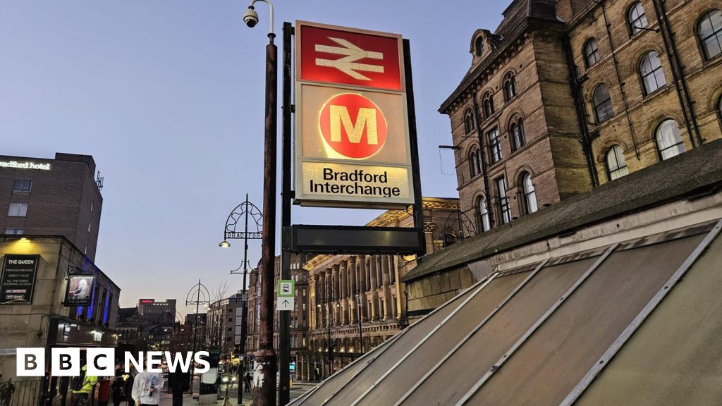 Bradford Interchange closure may be extended, meeting hears BBC News