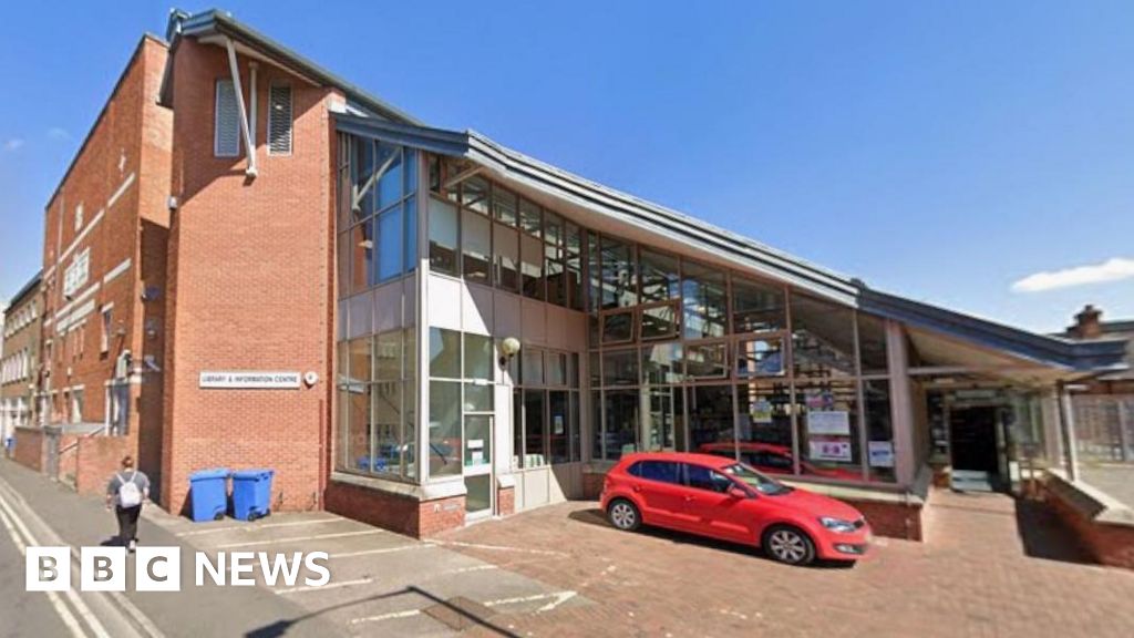 Solar panels for Evesham library roof under repair plan