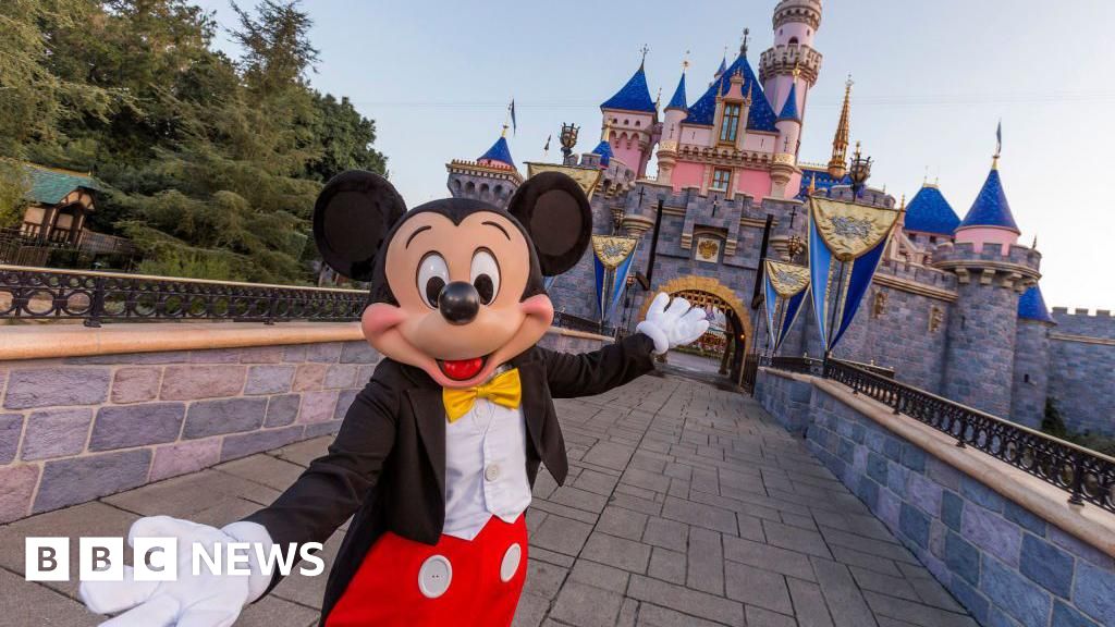 Работници съдят Disney след преместване за отменен проект