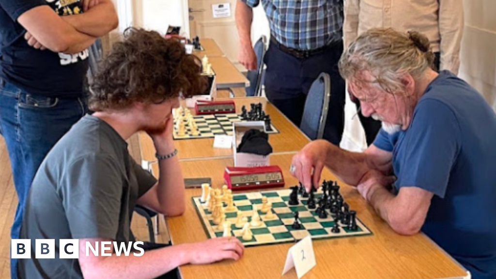 Kidderminster boy plays chess with Led Zep star Robert Plant