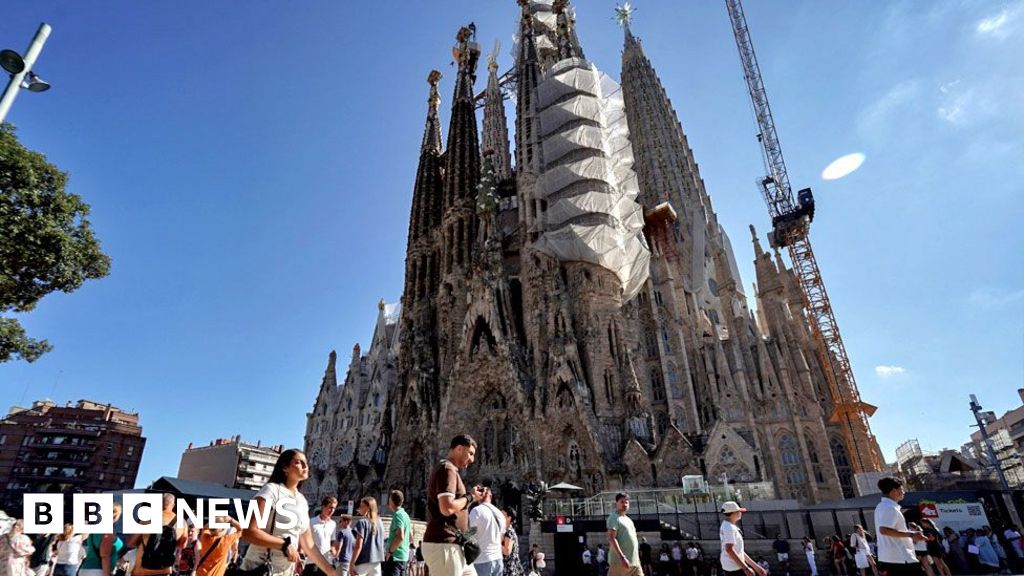Barcelona's Sagrada Família becomes world's tallest church