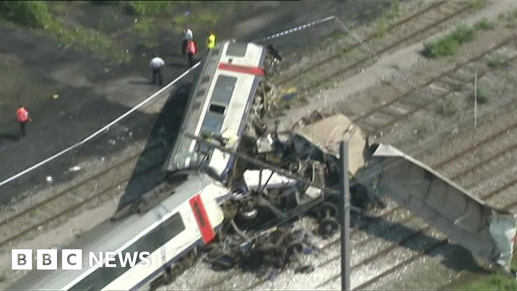 Derailed train near Hermalle-sous-Huy, Belgium