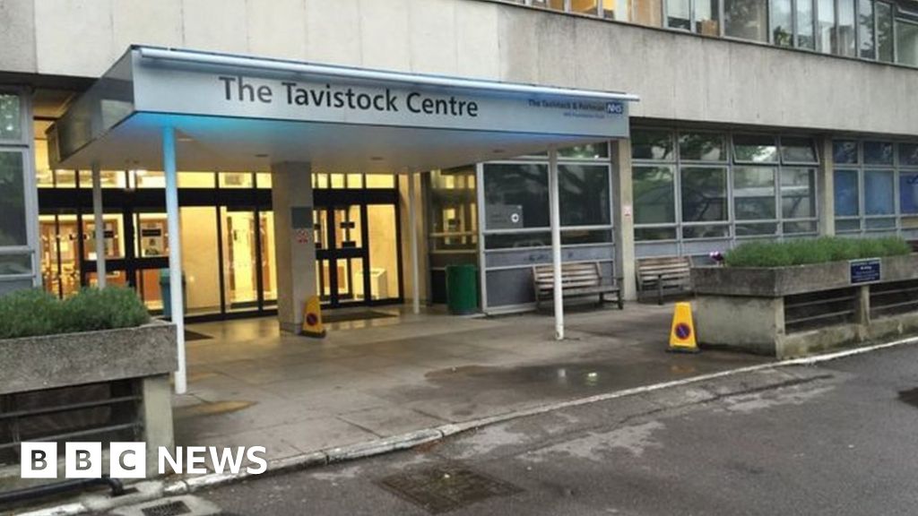 NHS child gender reassignment 'too quick'