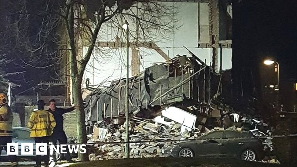 Andover house explosion Residents return to homes BBC News