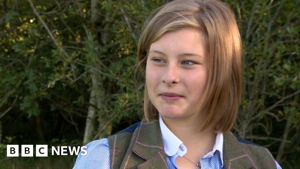 One Man and His Dog: Magilligan girl wins sheepdog contest - BBC News