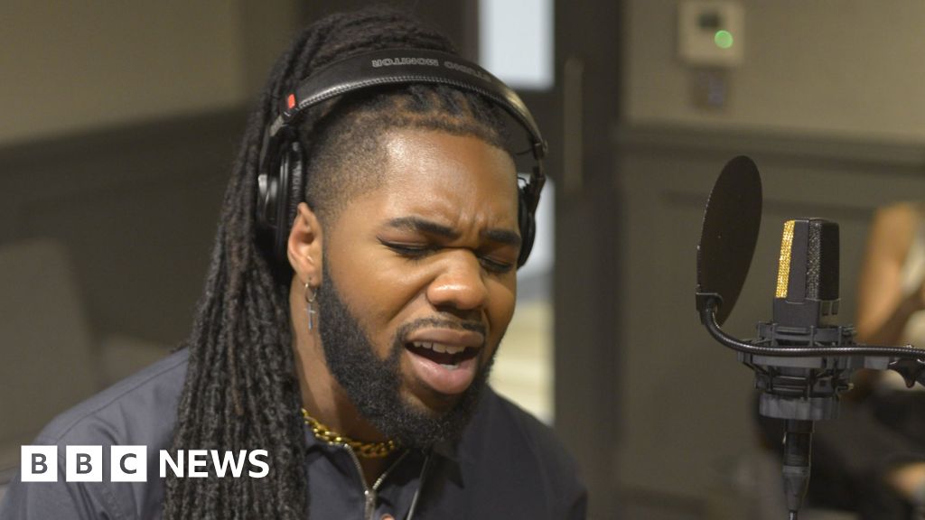 Mnek Someone Told Me My Video Made Them Uncomfortable Bbc News