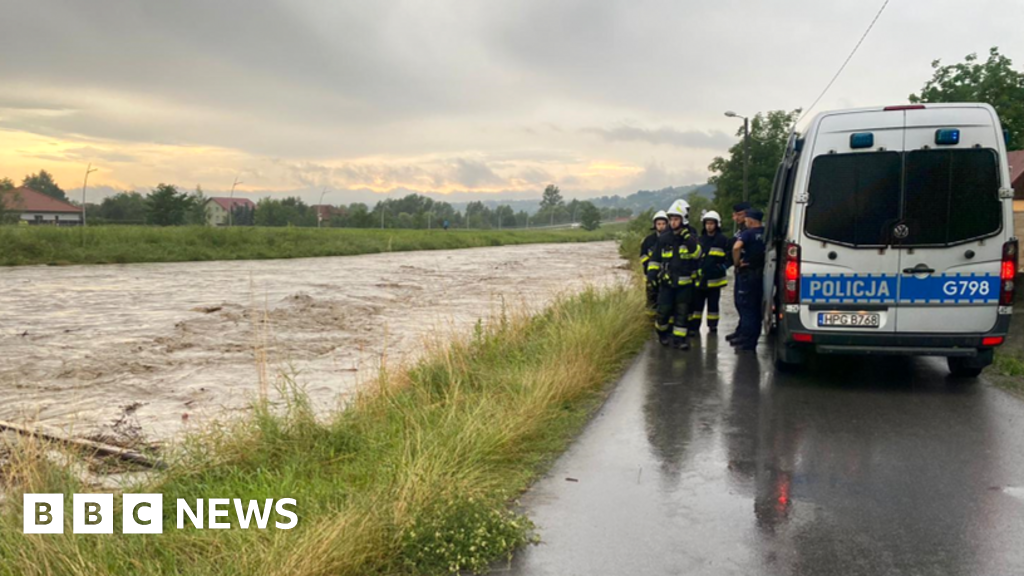 Central Europe braced for worst flooding in years