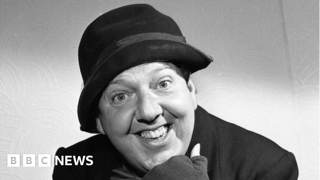 Comedian Jimmy Cricket honoured with papal knighthood - BBC News