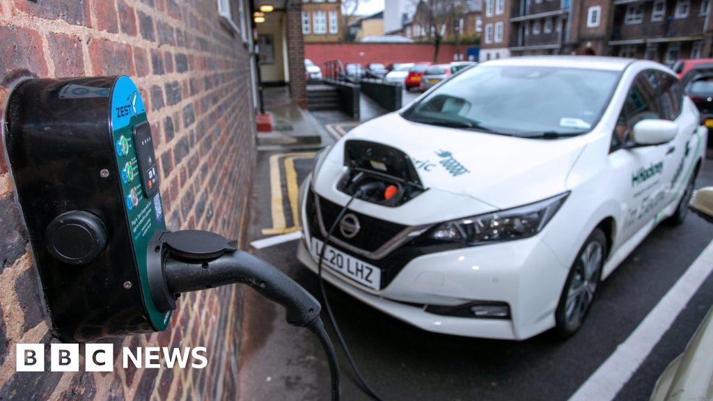 'Ambitious' Hackney electric vehicle charger rollout gets under way BBC News