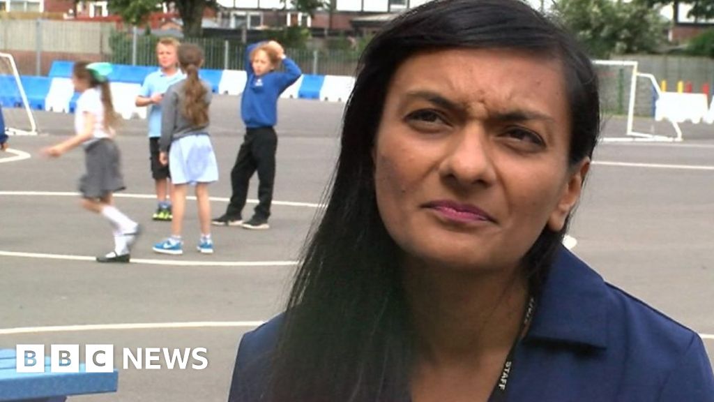 Diversity in Wales' schools 'helps children achieve' - BBC News