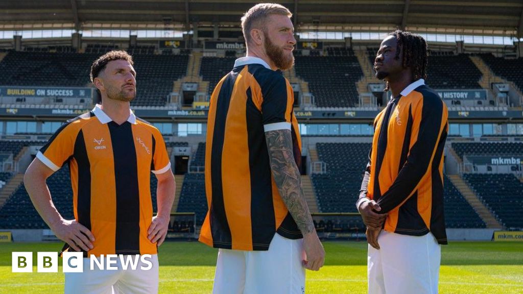 Hull City's Premier League strip based on classic 1970s kit