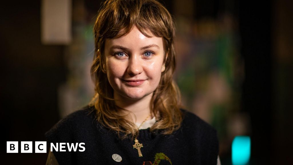 bbc.co.uk - Ailean Beaton - Should artists get a basic income like they do in Ireland? - BBC News